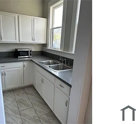 1783 N Gower St — Photo 1