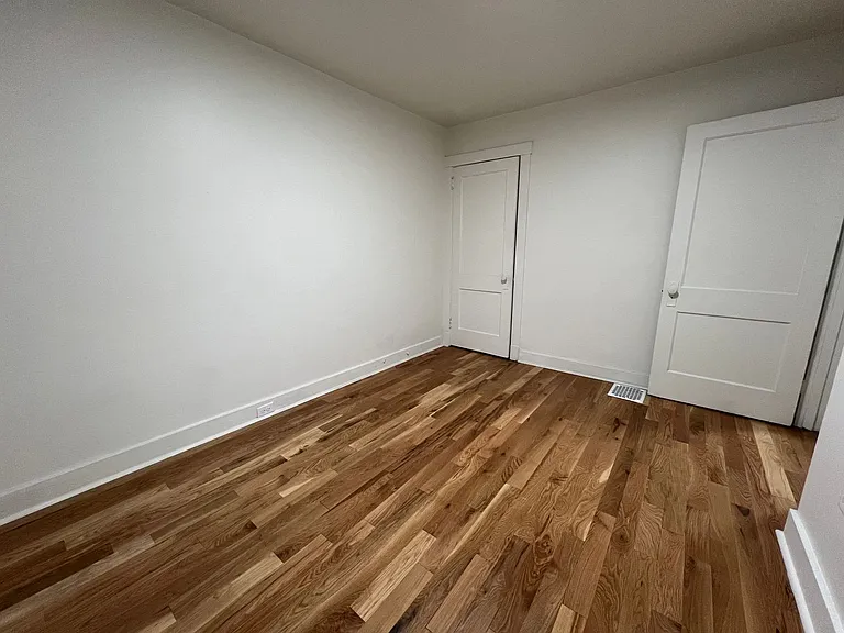 6730 Greenwood St — Photo 10