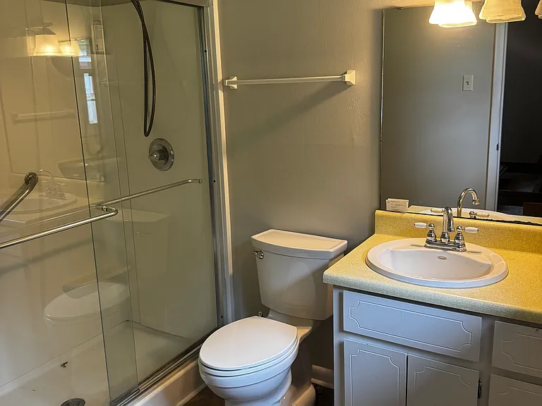 904 Chapel Ridge Dr — Photo 17