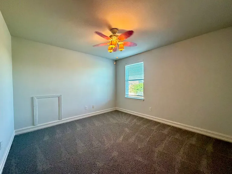 226 Boxwood Ln — Photo 24