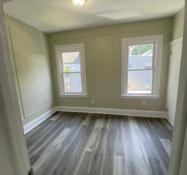 2nd image of 130 N 15th St #3