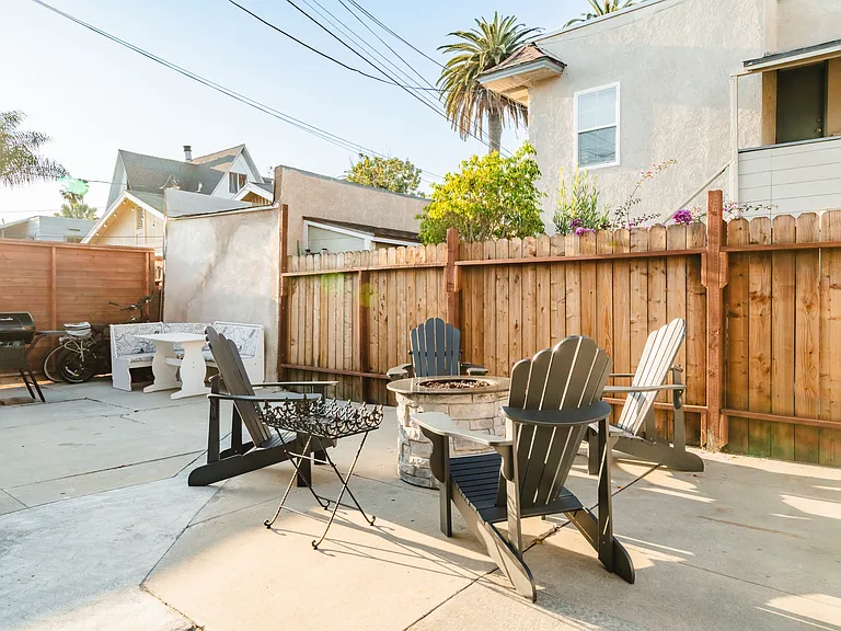 1611 E Broadway — Photo 36
