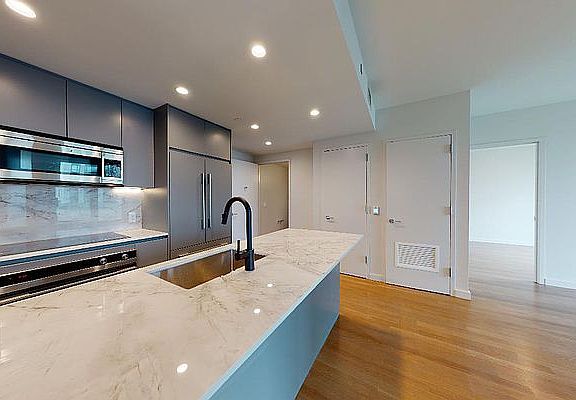 4th image of 515 E 86th St #1405