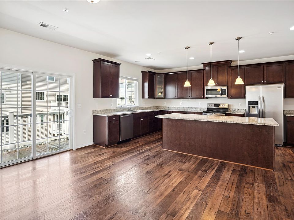 1st image of 14898 Mason Creek Cir