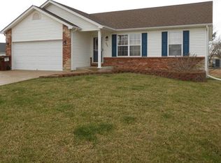 355 Derek Dr, Hawk Point, MO 63349