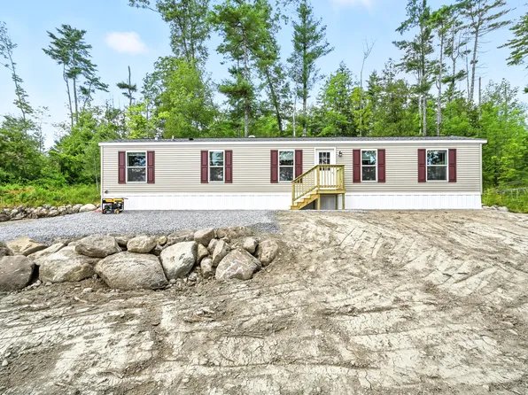 10 New England Avenue, Oakland, ME 04963