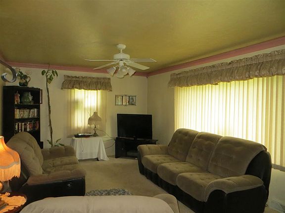 2nd image of 2439 Troy Dr