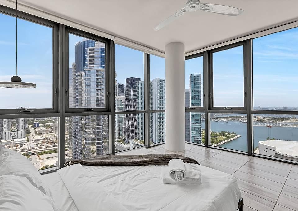 1st image of 50 NE 8th St #2407