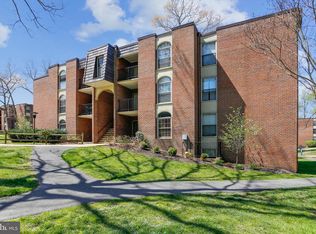 3328 Woodburn Village Dr APT 11, Annandale, VA 22003