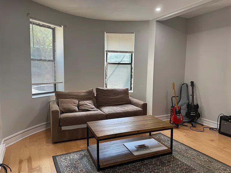 20 Linwood St #1 — Photo 18