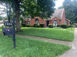 1002 Juniper Springs Dr, Lyndon, KY 40242