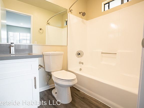 3rd image of 1031 N Orange Grove Ave #101