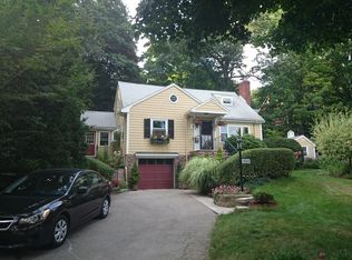 1005R Centre St, Jamaica Plain, MA 02130