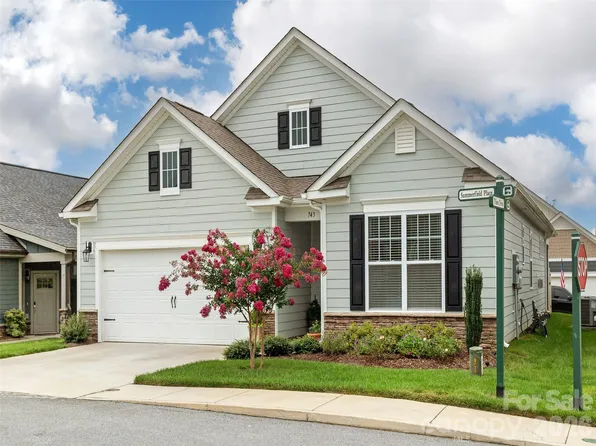 743 Summerfield Pl, Flat Rock, NC 28731