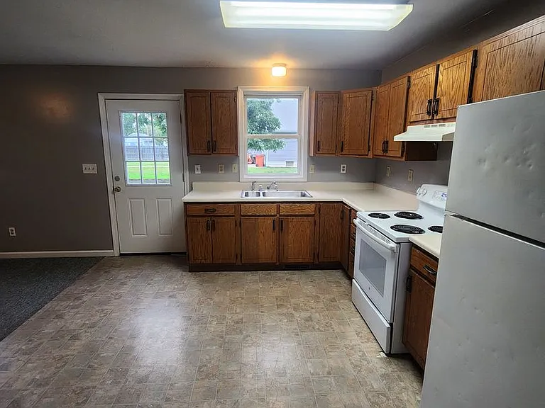 1151 Johnson Ave — Photo 7