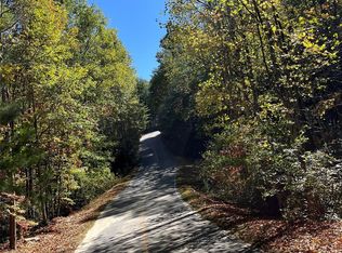 103 Chestnut Way, Flat Rock, NC 28731