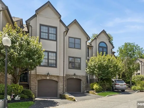 34 Jordan Dr, River Edge, NJ 07661