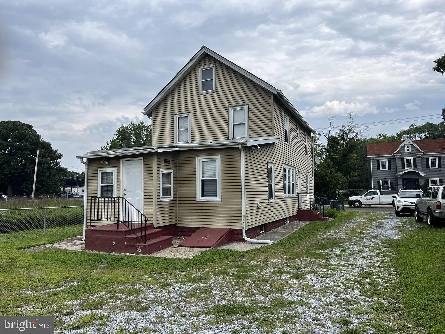 4 bed, 2.0 bath, 1520 sqft, $2,900 — Photo 2