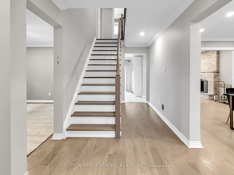 119 McCabe Cres #MAIN 2ND — Photo 8