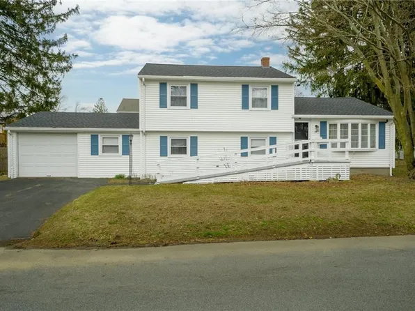 29 Dayton Ave, Warwick, RI 02889