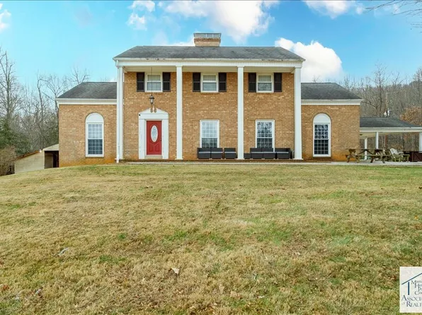 107 Carters View Ct, Stuart, VA 24171