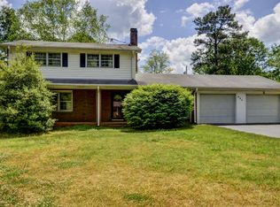 424 Farnsworth Rd, Spartanburg, SC 29301