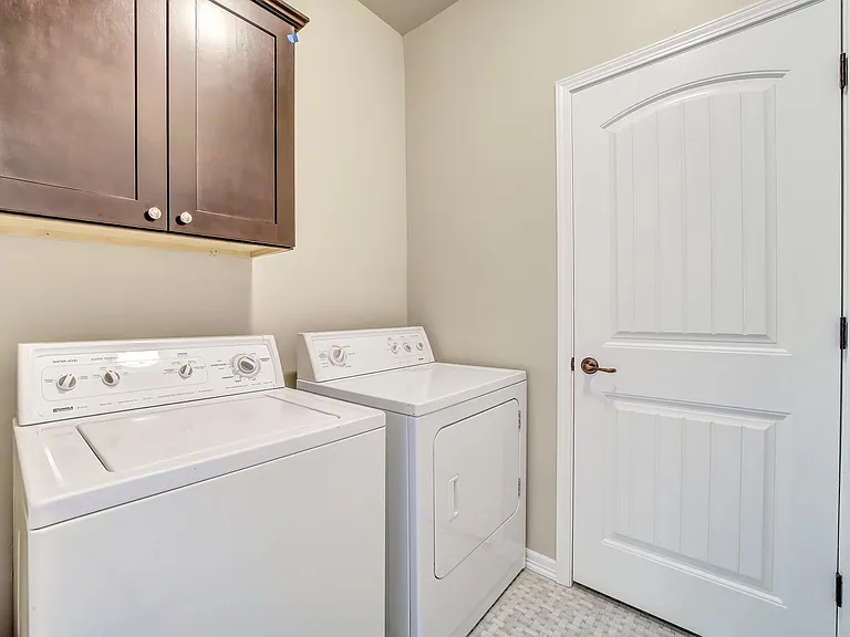 1142 White Birch Ave — Photo 7