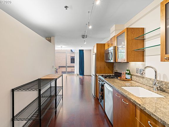3rd image of 1221 SW 10th Ave Unit 316