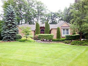 2nd image of 1961 Hampshire Ct