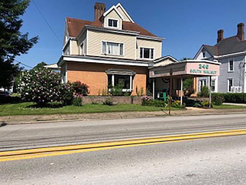 246 S Walnut St Blairsville Pa 15717 Mls 1460156 Zillow