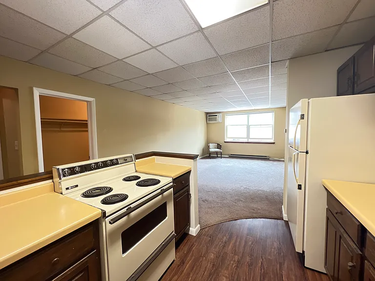 525 N 3rd St #3 — Photo 21