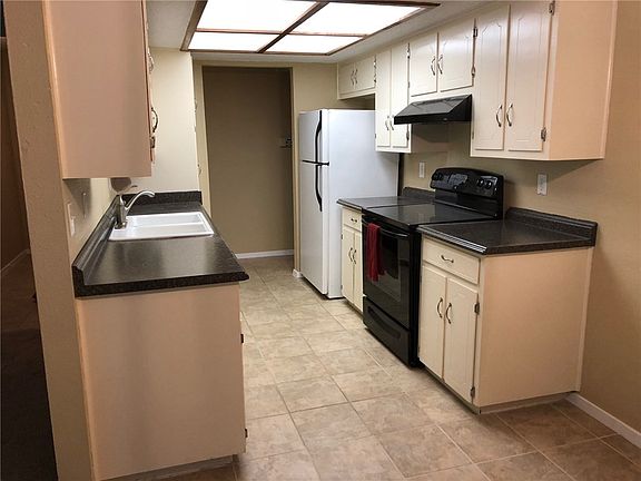 3rd image of 415 Buckboard Blvd