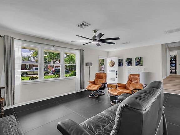 5th image of 13 Wendfield Cir