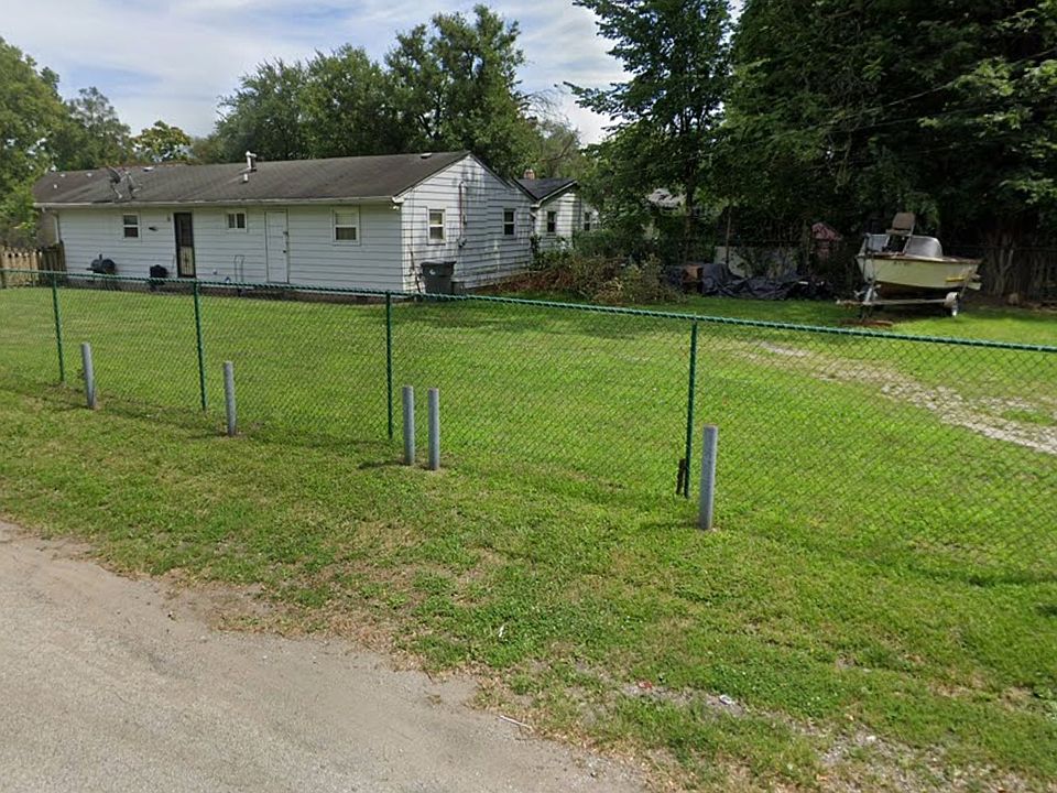 2nd image of 2198 N Dexter St