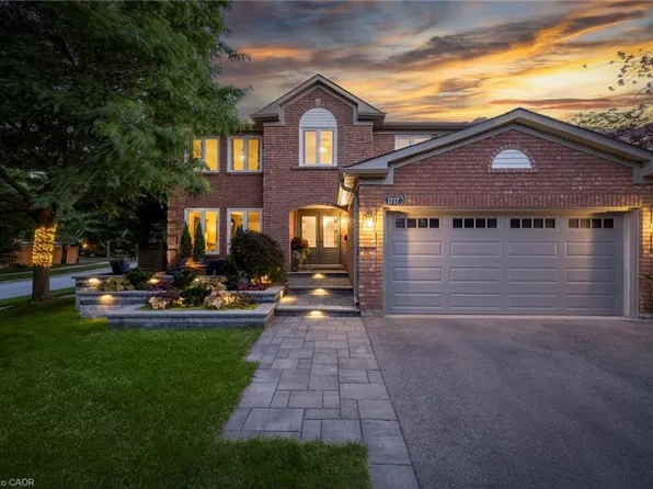 1717 Heritage Way, Oakville, ON L6M 3A2