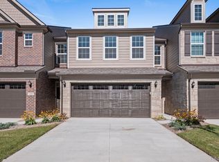 1256 Addison Cir, Commerce Township, MI 48390