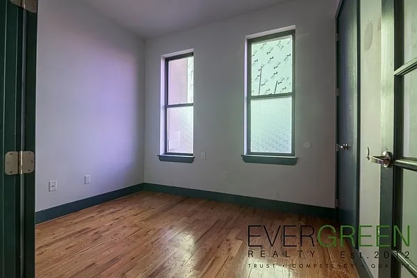 Rented by Evergreen Apartments BK | media 46
