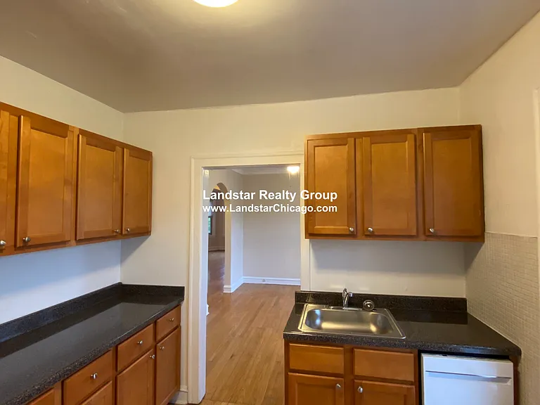 2815 W Berteau Ave #2 — Photo 3