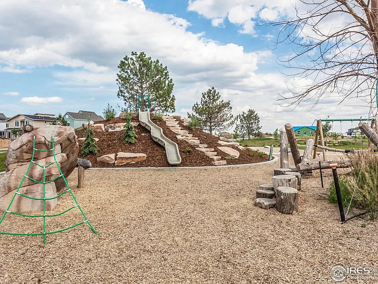 6019 Denys Dr — Photo 41