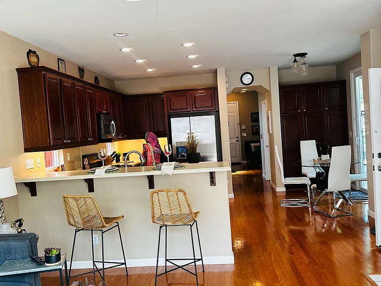 146 Thomas Ave — Photo 8