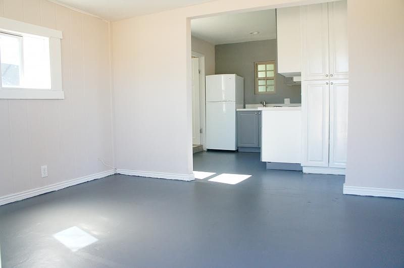 1st image of 1050 E Fairmount Ave APT 4