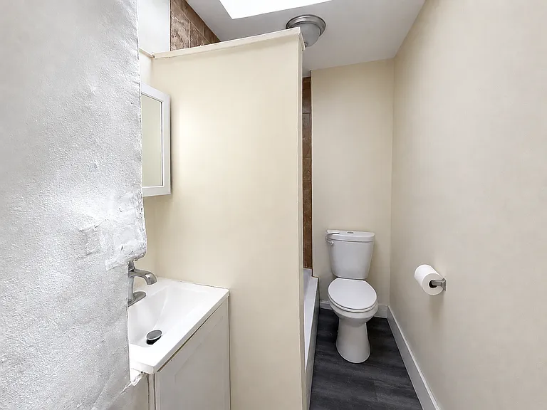 1617 N Warwick Ave — Photo 16
