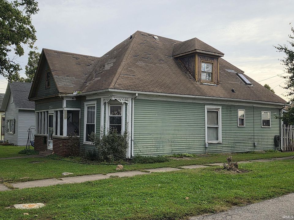 1st image of 253 E 9th St