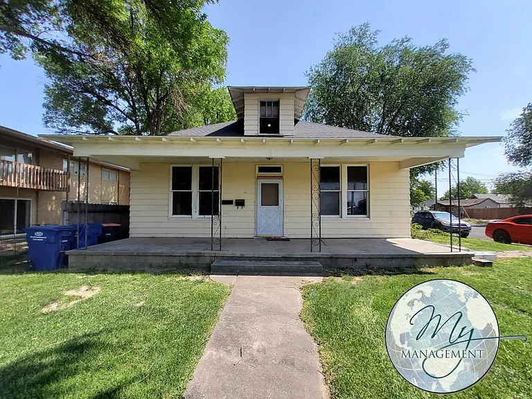 4 bed, 1.0 bath, 1400 sqft, $1,300 — Photo 14
