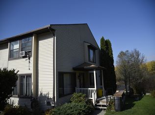 1 Hunts Ct, Clarks Summit, PA 18411