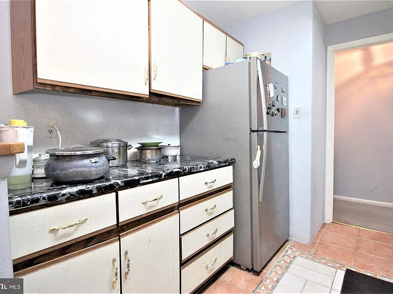 1914 Wilson Ln #204 — Photo 6