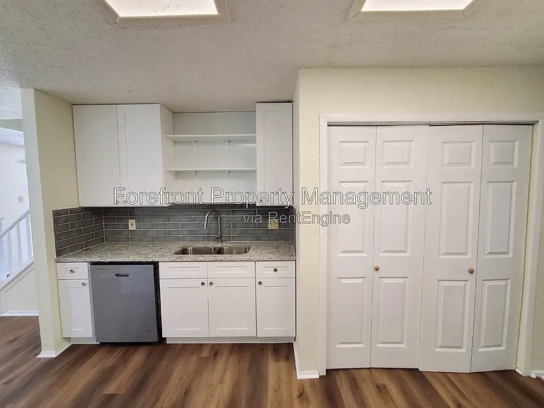8219 Sunshine Trail Dr — Photo 15