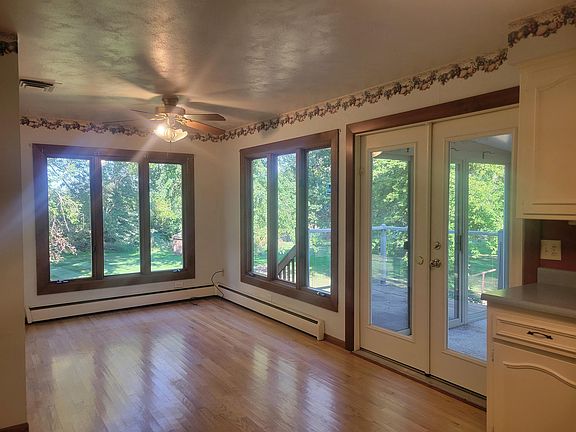 4th image of 3701 Oakwood Dr