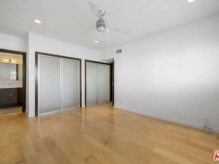 8550 Holloway Dr #405 — Photo 22