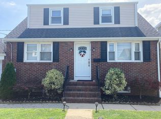 700 4th St, Secaucus, NJ 07094